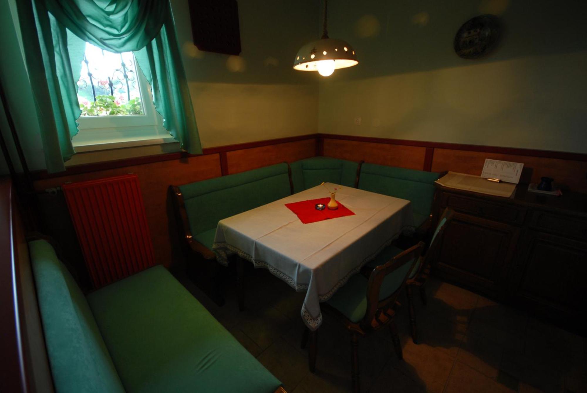 Pod Orehi Guest House Loče pri Poljčanah エクステリア 写真