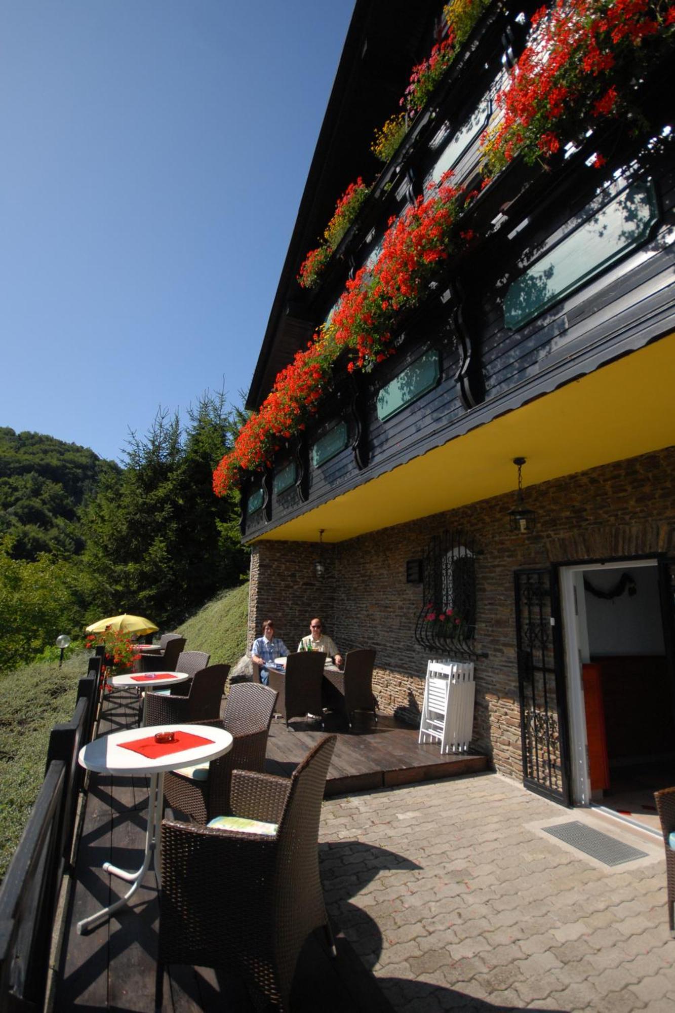 Pod Orehi Guest House Loče pri Poljčanah エクステリア 写真