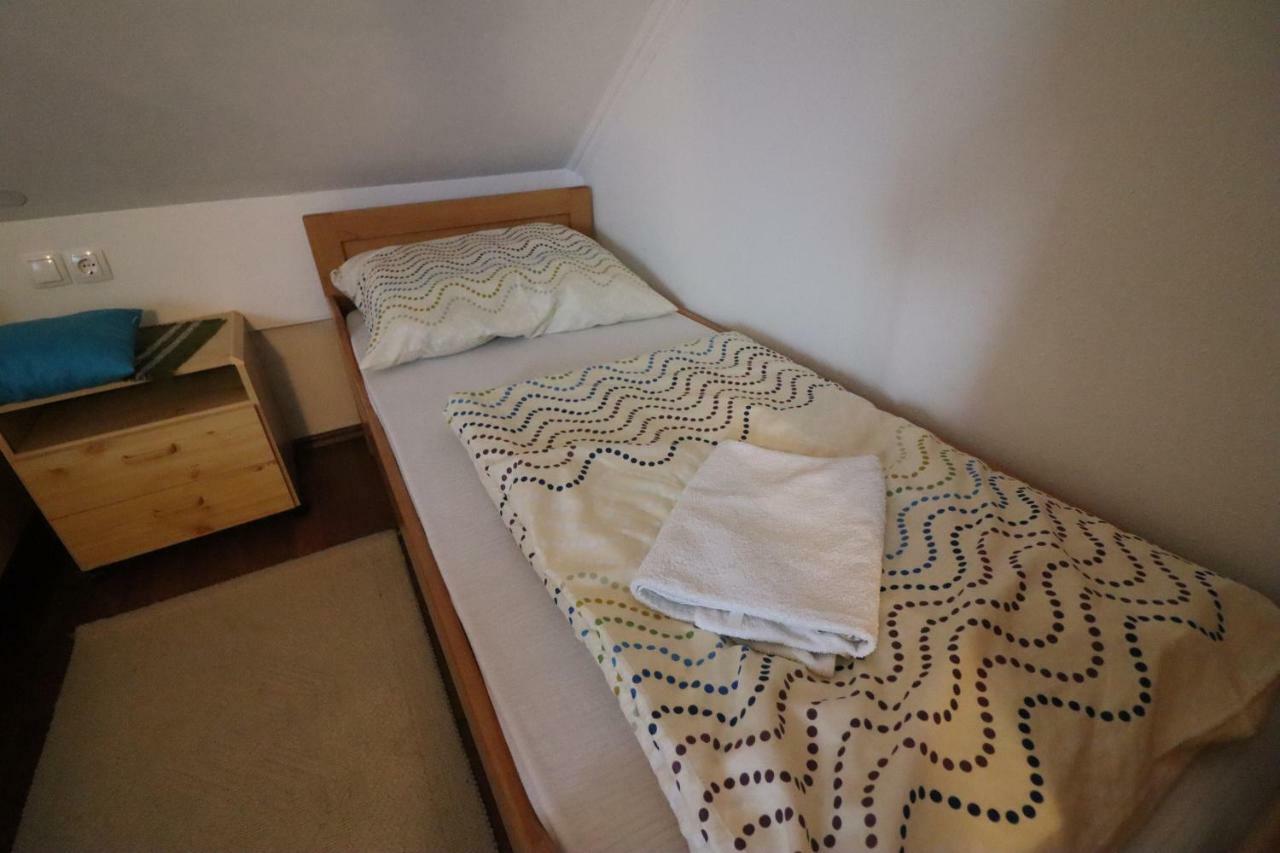 Pod Orehi Guest House Loče pri Poljčanah エクステリア 写真