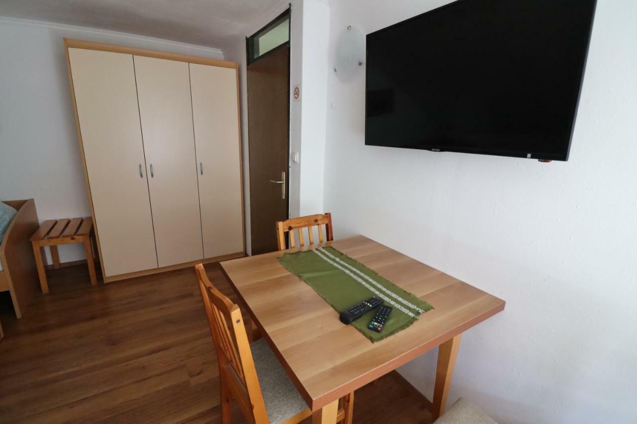 Pod Orehi Guest House Loče pri Poljčanah エクステリア 写真