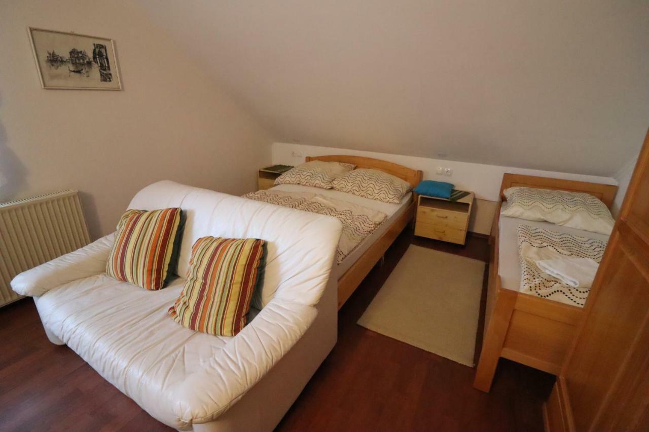 Pod Orehi Guest House Loče pri Poljčanah エクステリア 写真